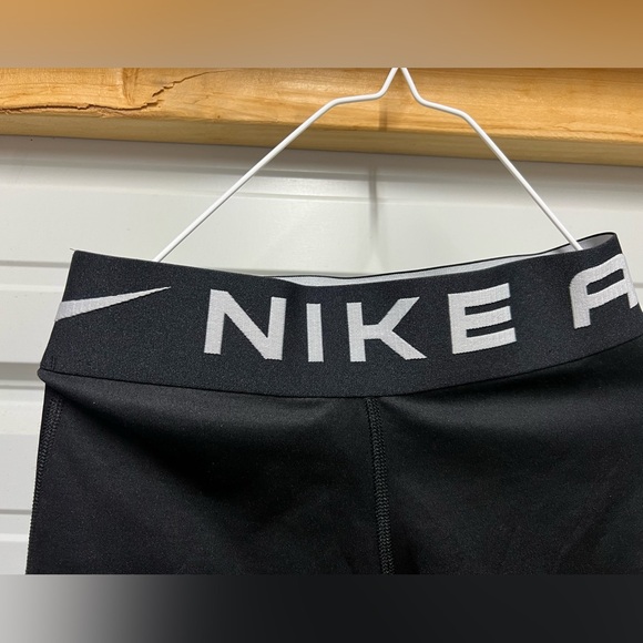 Nike Air Black Flared Leggings - Picture 3 of 6